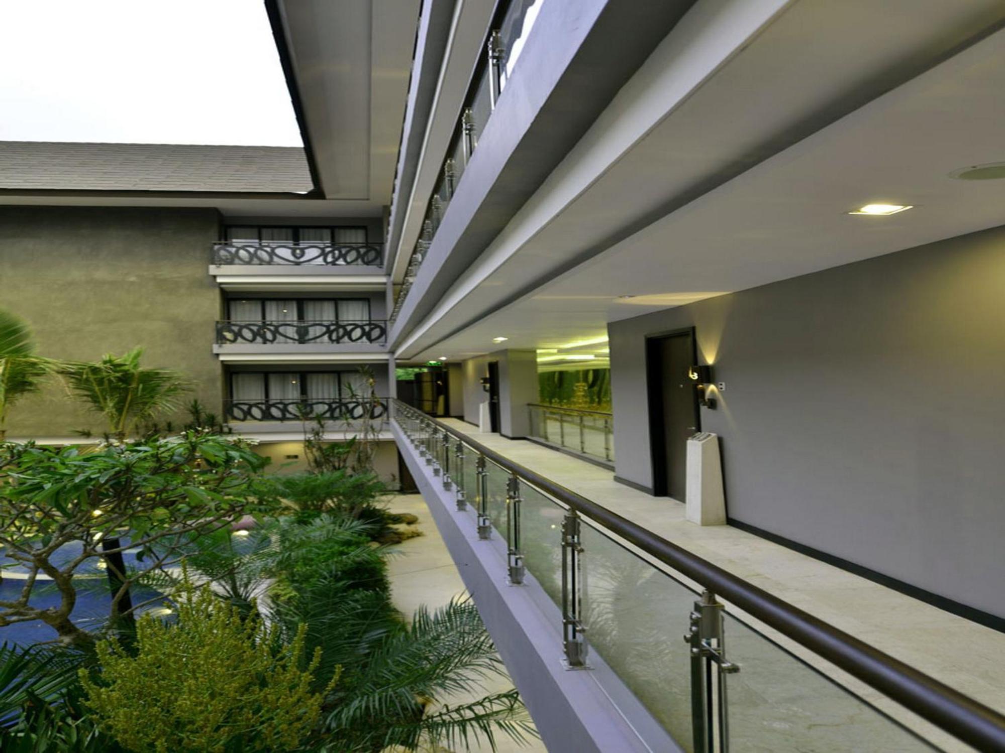 Amaroossa Suite Bali Нуса-Дуа Экстерьер фото